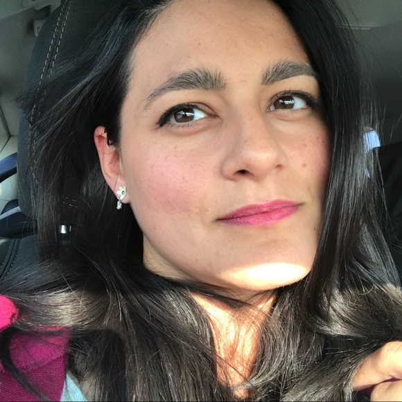 💕 Meet Your Posher! 💕 - Picture 1 of 5